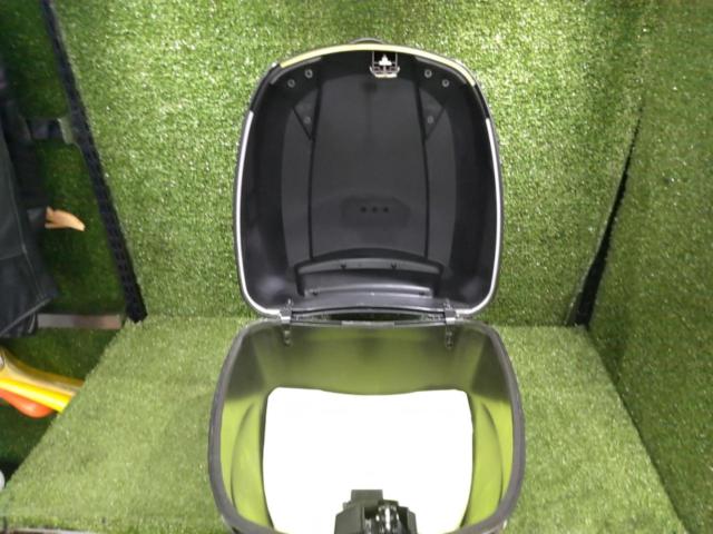 [Manufacturer unknown]
Rear box
Key one
With base
Missing metal screws