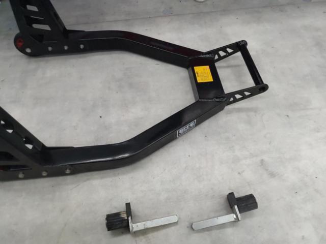 Motomoto
Rear maintenance stand
L-shaped hook
Round hook set