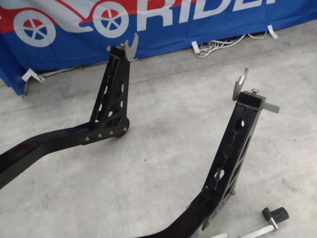 Motomoto
Rear maintenance stand
L-shaped hook
Round hook set