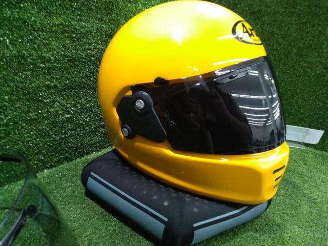 Arai RAPIDE
NEO
Rapido Neo
Full-face helmet
yellow
M size (57-58cm)
Year of manufacture: 2022