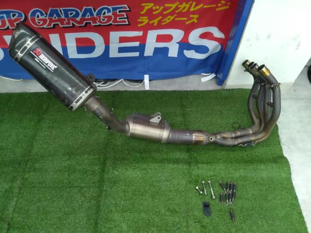 AKRAPOVIC
KAWASAKI × AKRAPOVIC
Carbon Full exhaust muffler
Ninja
ZX-25R (ZX250EE)
JMCA: 1020145001
