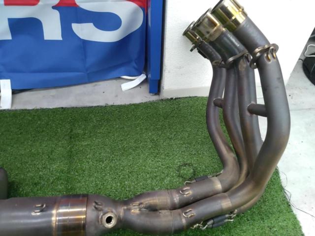 AKRAPOVIC
KAWASAKI × AKRAPOVIC
Carbon Full exhaust muffler
Ninja
ZX-25R (ZX250EE)
JMCA: 1020145001