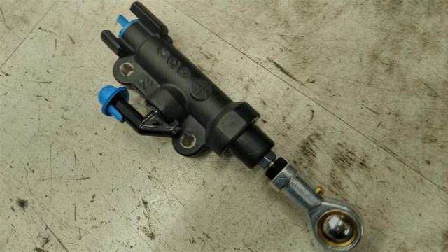 Brembo リアブレーキマスターシリンダー 39mmピッチ