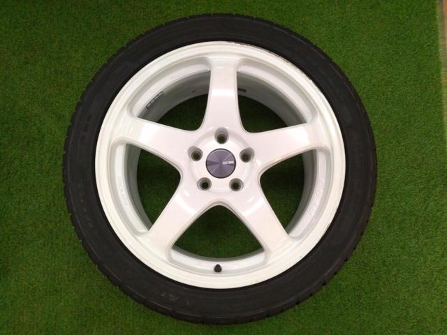 ENKEI
PerformanceLine
PF05
+
KENDA
KR 20
245 / 40R18
Manufactured in 2026