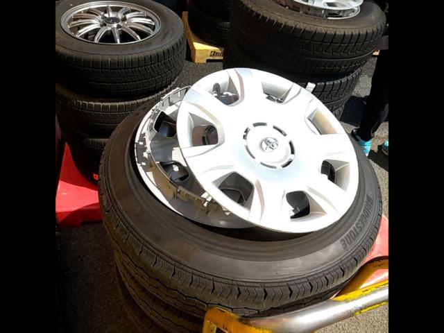 トヨタ ハイエース純正スチールホイール+BRIDGESTONE RD613 | 目立った 