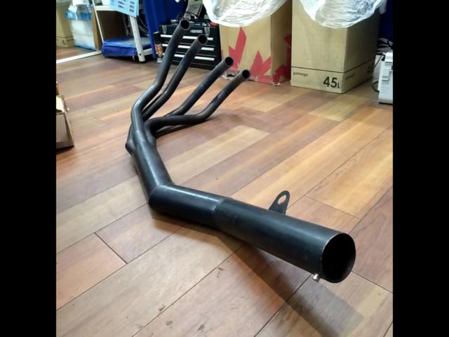特定のお客様商談中】Moriwaki Engineering ショート管 ゼファー750