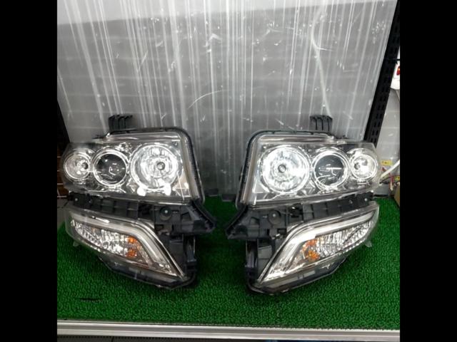 HONDA N-BOXカスタム/JF1・2後期 純正ヘッドライト | やや傷や汚れあり 