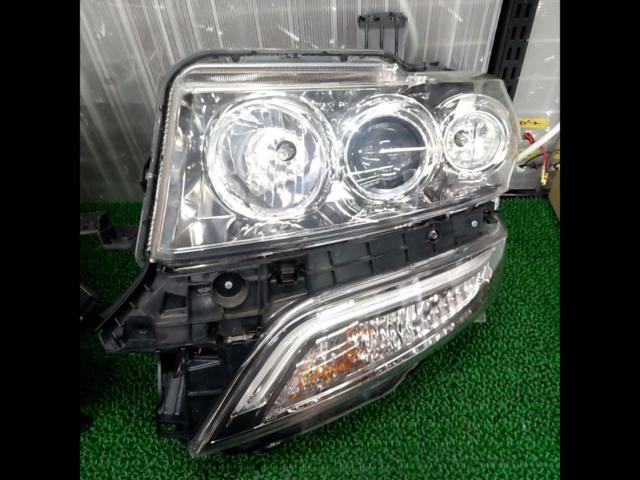 HONDA N-BOXカスタム/JF1・2後期 純正ヘッドライト | やや傷や汚れあり 