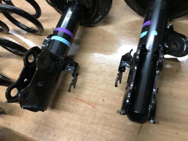 トヨタ 30系 アルファード/ヴェルファイア 後期 純正サスキット | やや 