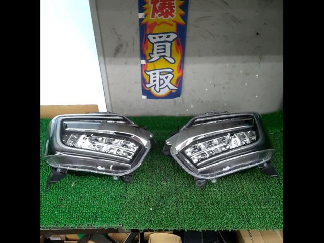 ホンダ純正】N-BOX JF3前期 純正ヘッドライト 左右セット | やや傷や 