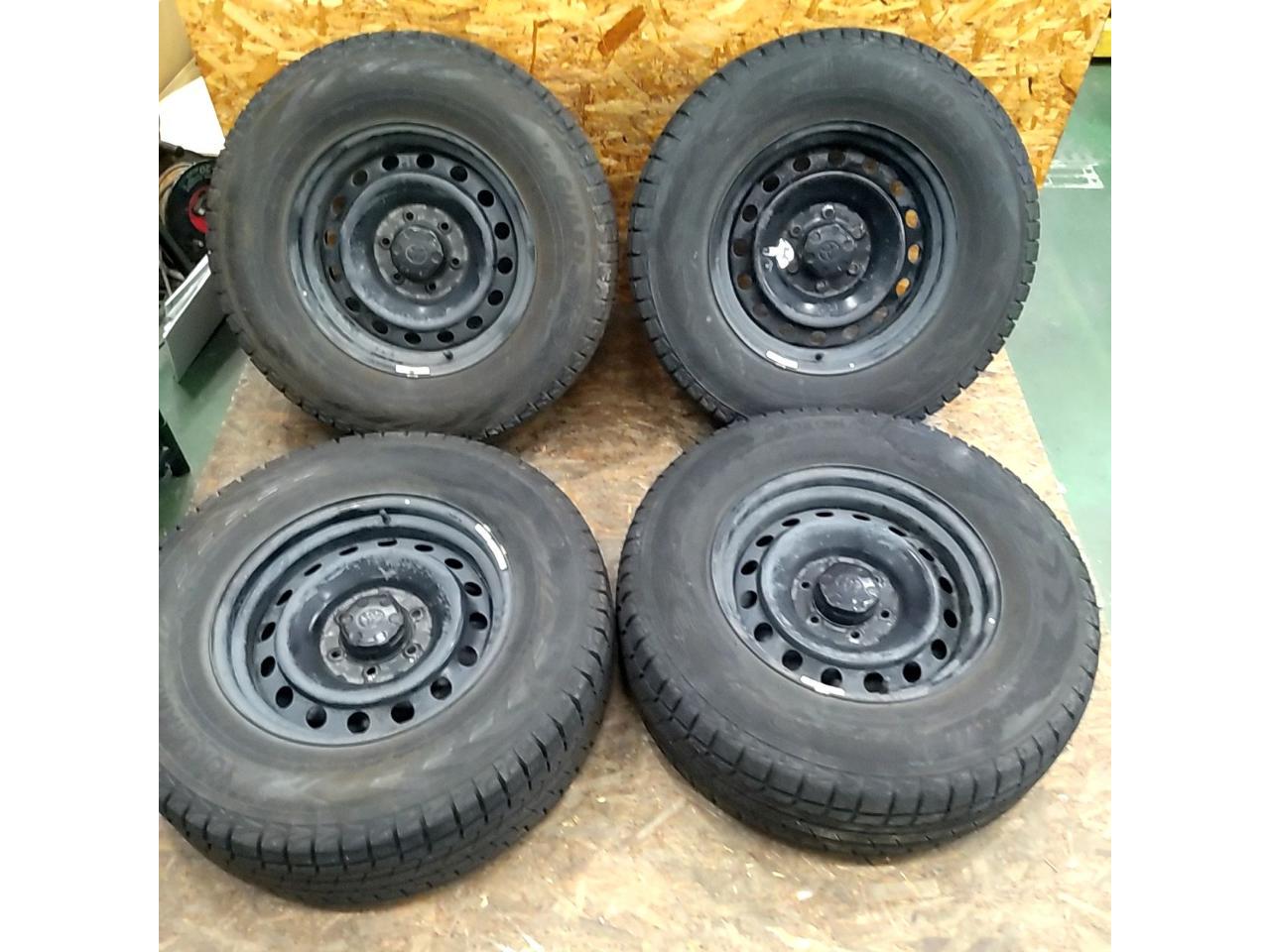 トヨタ FJクルーザー純正スチールホイール+YOKOHAMA iceGUARD G075 