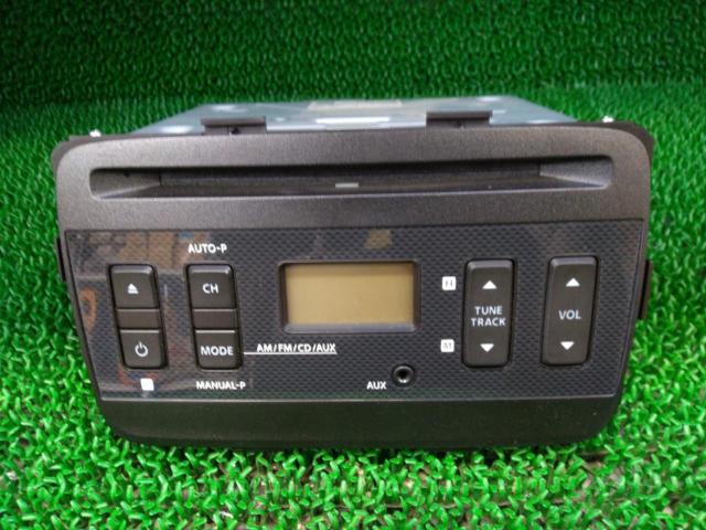 スズキ純正 異形オーディオ CD/ラジオチューナー | やや傷や汚れあり 