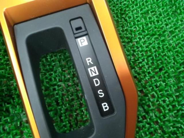 DAIHATSU(ダイハツ) LA900S タフト純正レジスターパネル + シフト 