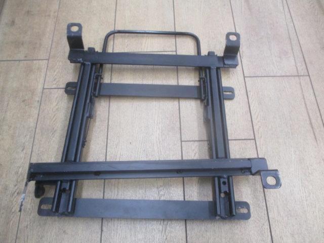 カワイ製作所 底どめシートレール【エッセ/L235S 助手席側】 | やや傷 