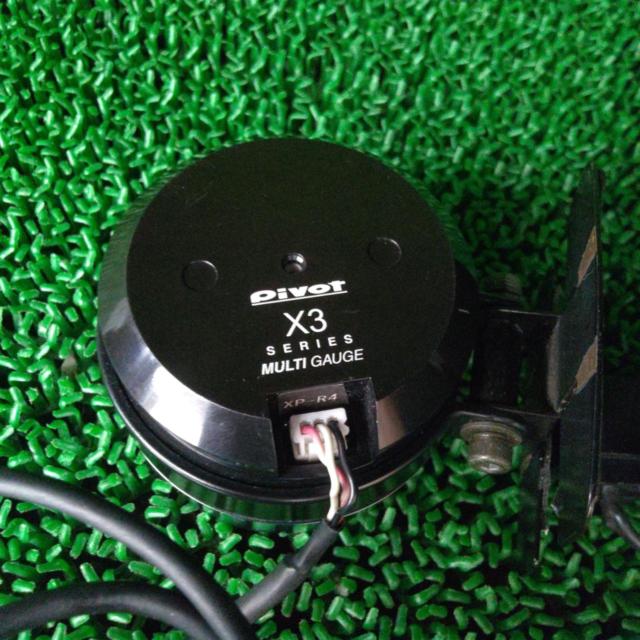 Pivot X3R マルチゲージ OBD 60Φ | やや傷や汚れあり | アップガレージ 