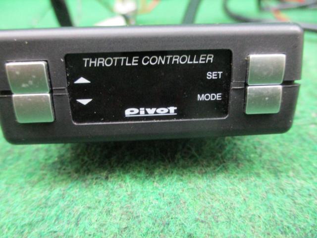 Pivot 3Drive COMPACT スロットルコントローラー | やや傷や汚れあり 