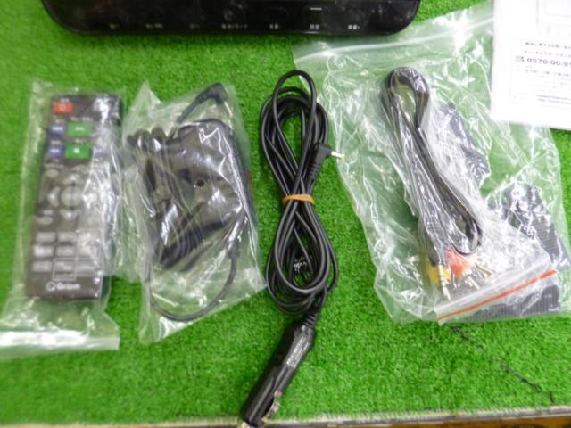 山善 Qriom CPD-M101 10.1インチヘッドレストモニター / DVDプレーヤー