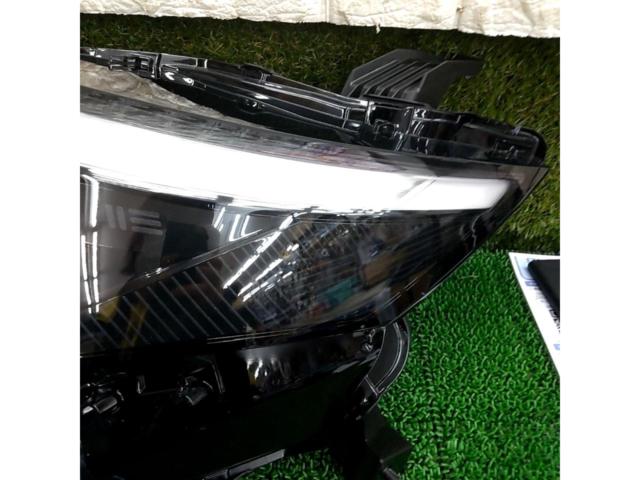 日産純正】 C28/セレナ ハイウェイスターV純正助手席側LEDヘッドライト 
