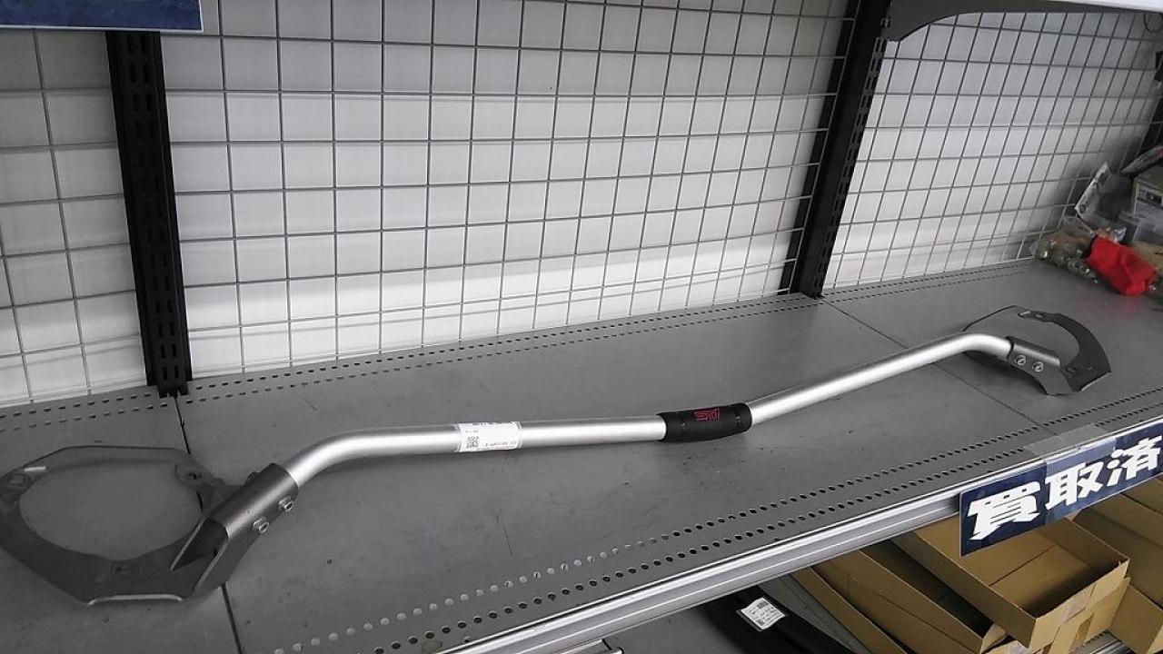 STI フレキシブルタワーバー | やや傷や汚れあり | アップガレージ 