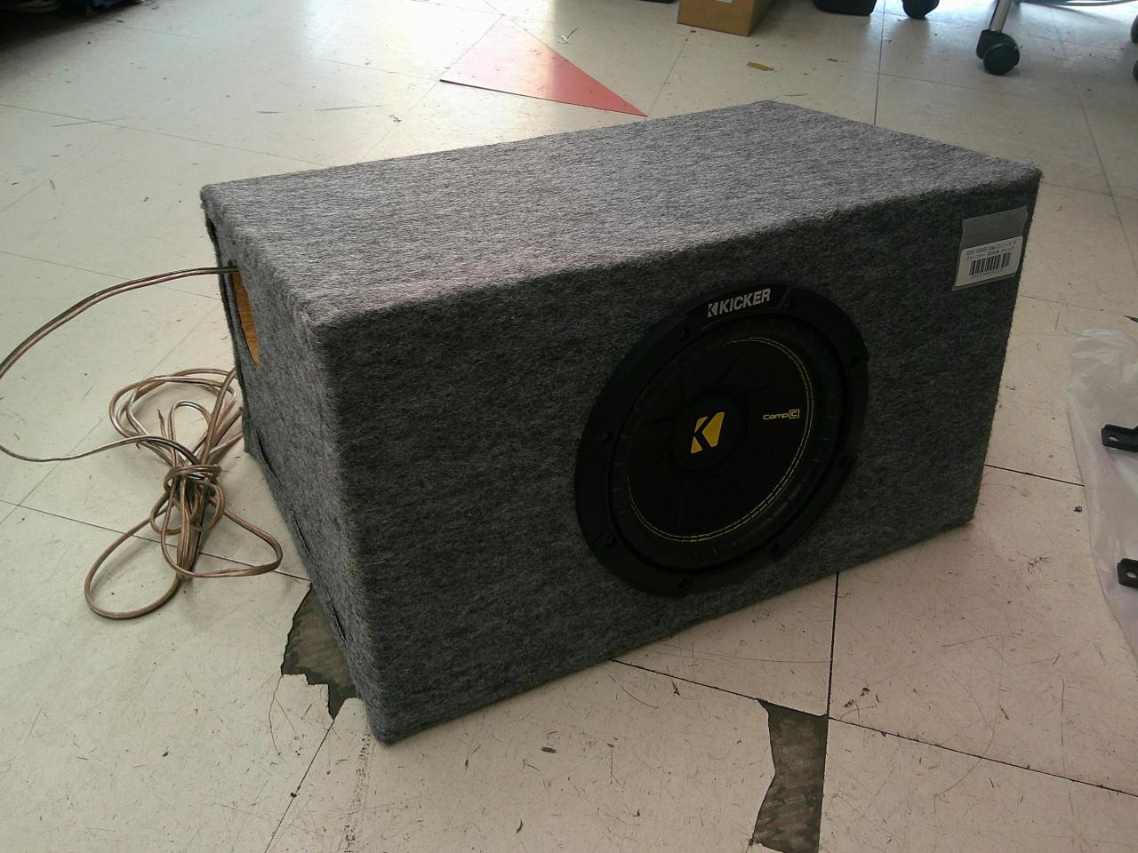 KICKER Comp Cシリーズ サブウーファー BOX付き | やや傷や汚れあり 
