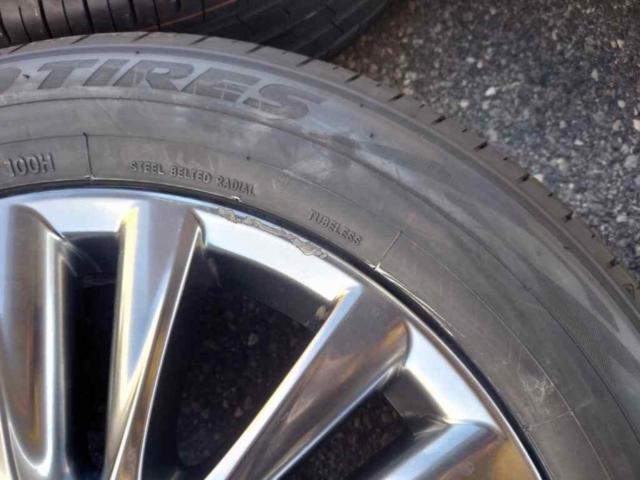 トヨタ純正(TOYOTA) ハリアー(60系プレミアムグレード)純正ホイール + 