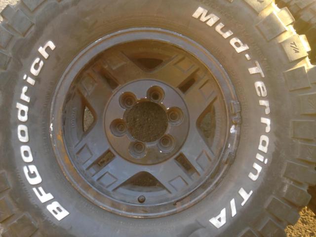 トヨタ 70系ランドクルーザープラド純正ホイール + BFGoodrich MUD 
