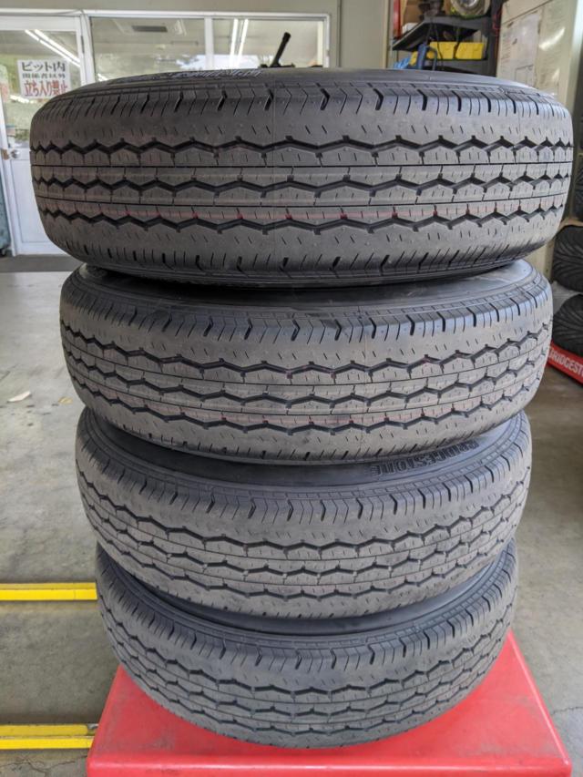 1／2】タイヤ2本 ハイエース純正タイヤBRIDGESTONE ecopia トヨタ 