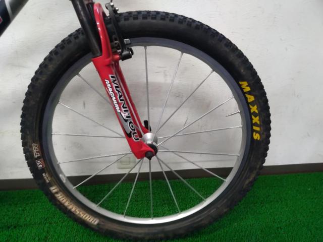 GIANT XTC 970 26インチ 3×9s アルミMTB シルバー サイズ:42 | MTB 
