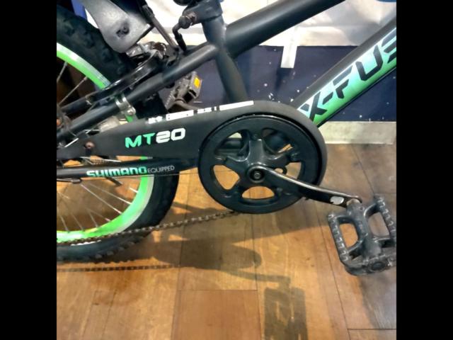 トイザらス X-FUSION 22インチ 外装6段変速 キッズ自転車 ブラック 