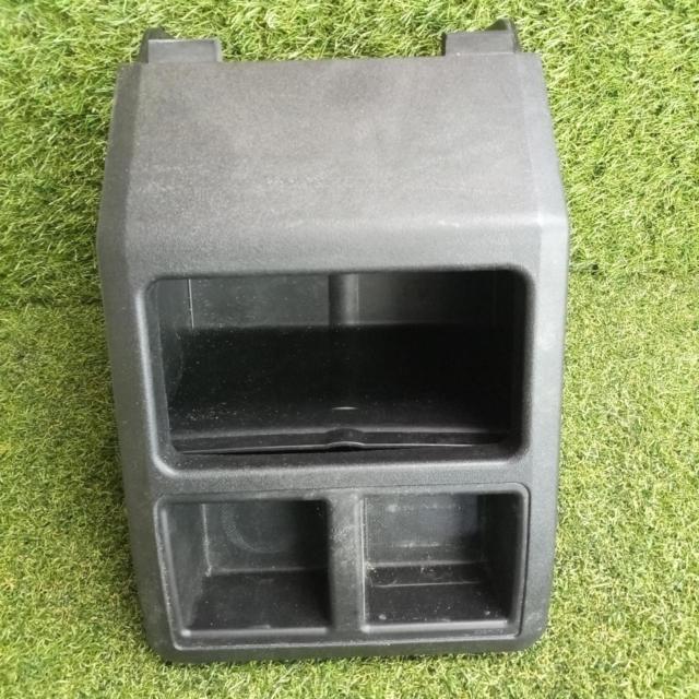 メーカー不明】センターコンソール 200系ハイエース 前側用 | 中古品 