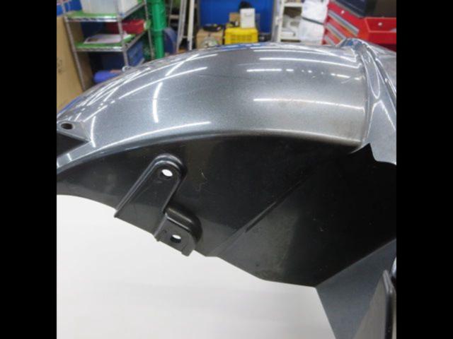 KAWASAKI】 純正フロントフェンダー ZZR1400 (初期) | やや傷や汚れ 