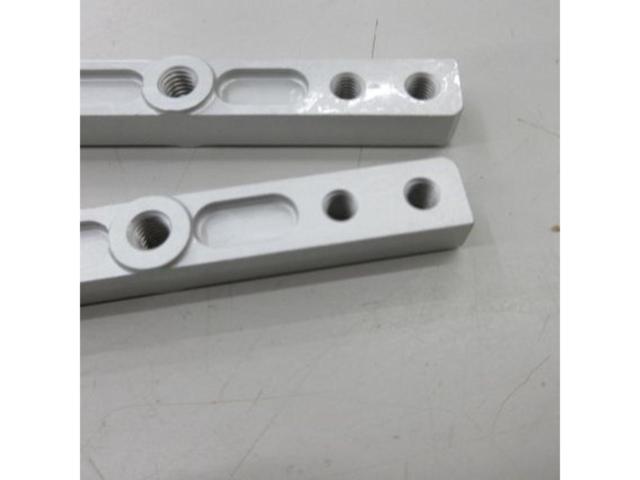 OHLINS
For inverted front forks
Fender stay
DUCATI
900SS