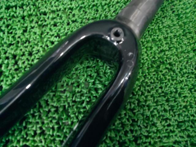 【わけあり現状販売】コラム長168mm/エンド幅100mm/対応タイヤサイズ700c KUOTA KHAN 2015年 カーボンフォーク ブラック
