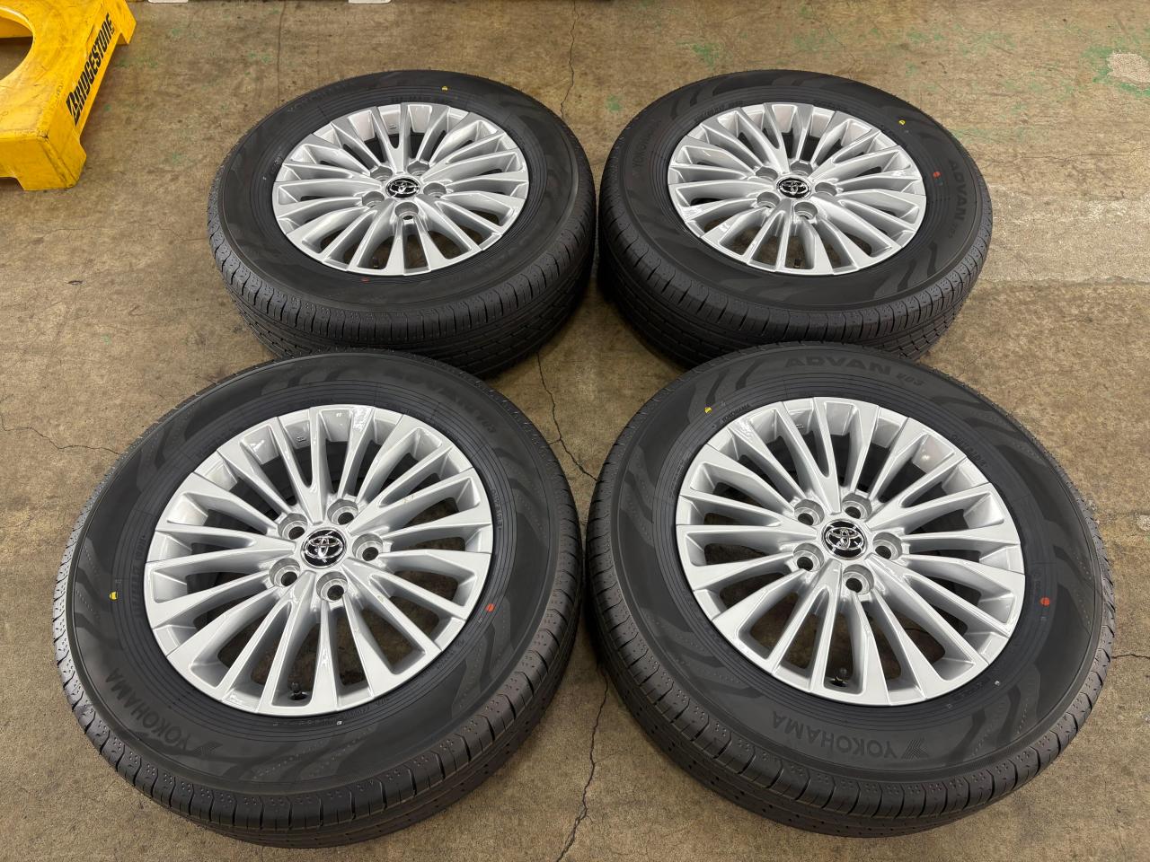 トヨタ アルファード/40系 純正ホイール + YOKOHAMA ADVAN V03 