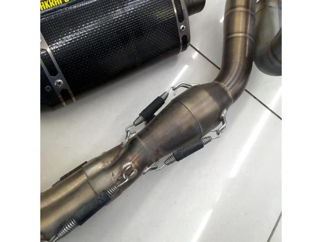 【MT07/XSR700等】 AKRAPOVIC(アクラポビッチ) レーシングライン  カーボン