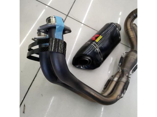 【MT07/XSR700等】 AKRAPOVIC(アクラポビッチ) レーシングライン  カーボン