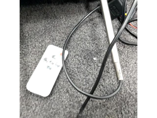 メーカー不明 ヘッドレストモニター 左右