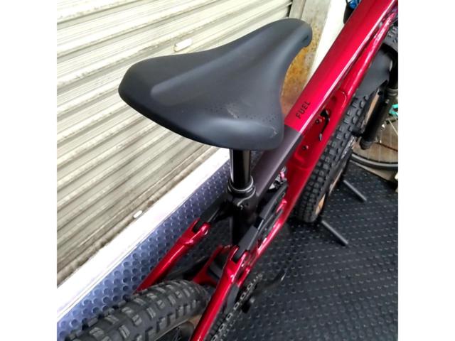 【TREK】サイズS?? fuel ex 8 gen 7 2026年モデル 27.5×2.50インチ 12段変速 アルミマウンテンバイク レッド