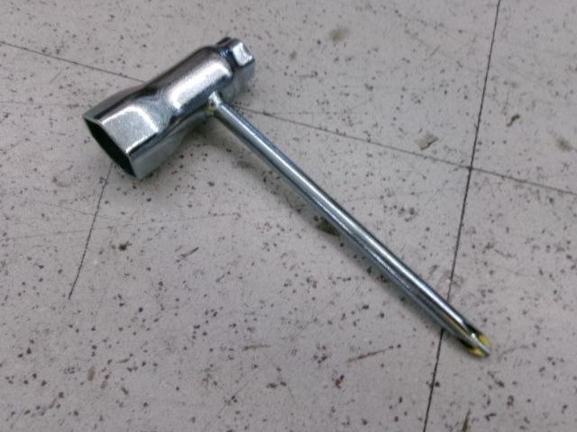 日立工機 CH22EBP 650mmエンジンヘッジトリマ