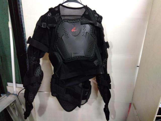 KOMINE フルアーマードボディジャケット