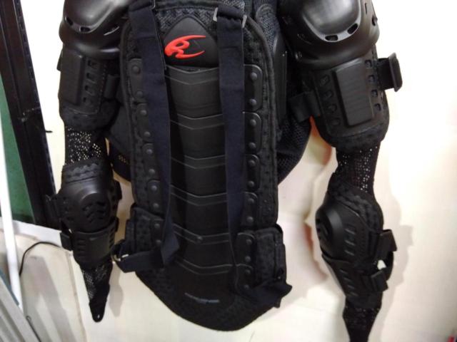 KOMINE フルアーマードボディジャケット