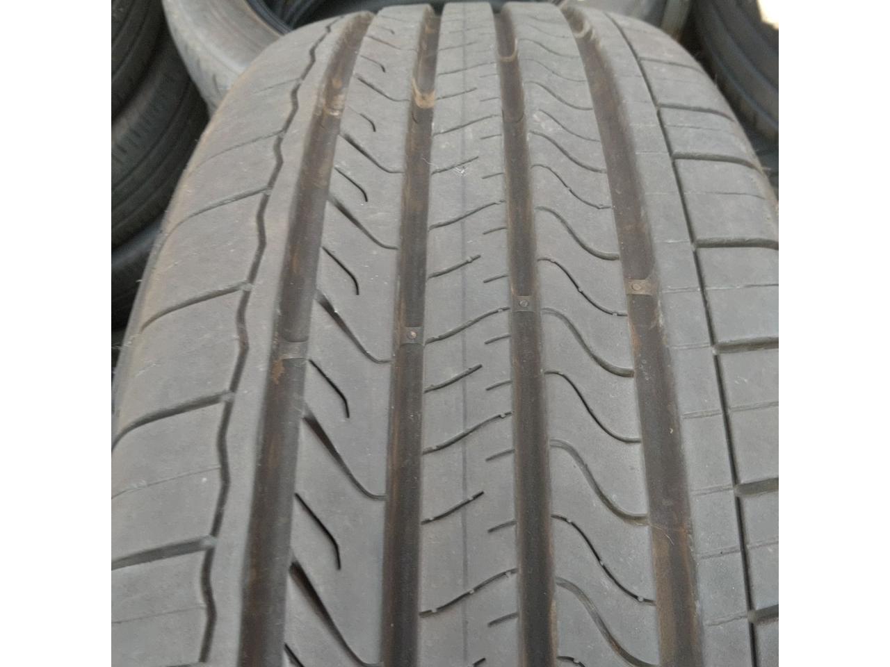 GOODYEAR ASSURANCE TRIPLEMAX 2 | 目立った傷や汚れ無し | アップ 