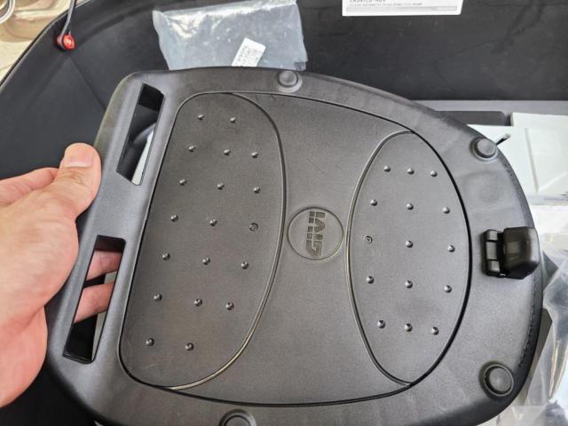 【GIVI】リアボックス