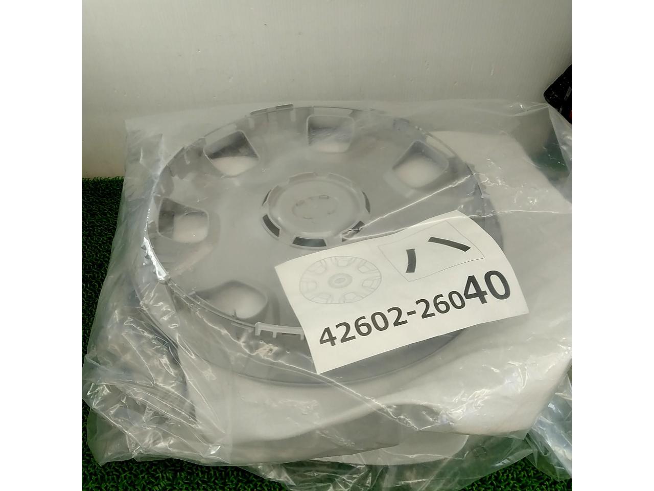 トヨタ純正】200系ハイエース純正ホイールキャップ 42602-26040 | 未 