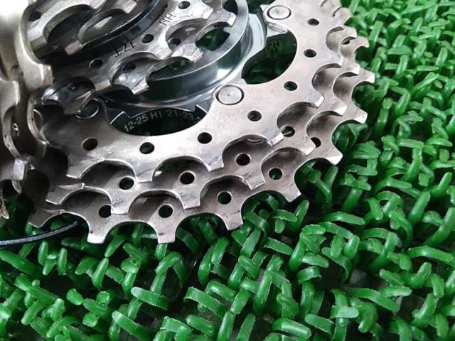 SHIMANO ULTEGRA CS-6700 10Sカセットスプロケット 12-25T