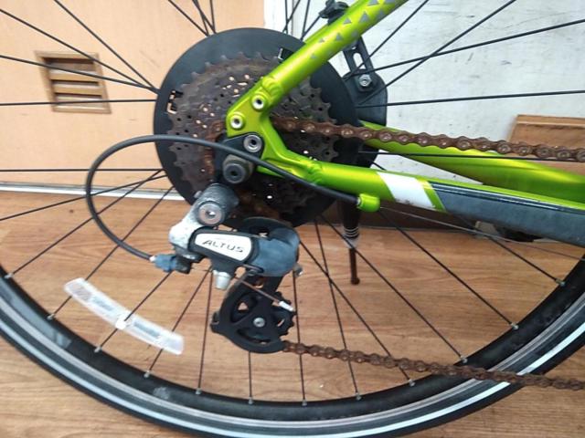 SPECIALIZED SIRRUS 2017年頃モデル 700×32C 3×8s アルミクロスバイク グリーン
