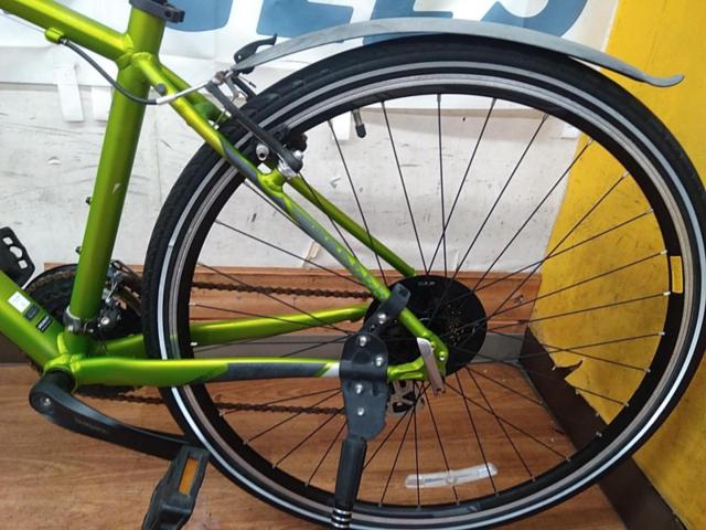SPECIALIZED SIRRUS 2017年頃モデル 700×32C 3×8s アルミクロスバイク グリーン
