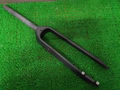 コラム長265mm/エンド幅100/対応26インチ MTB メーカー不明 カーボンリジットフォーク