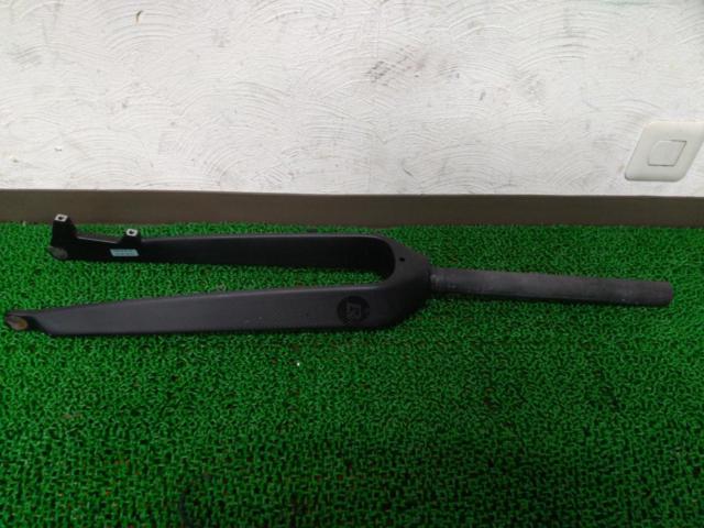 コラム長265mm/エンド幅100/対応26インチ MTB メーカー不明 カーボンリジットフォーク