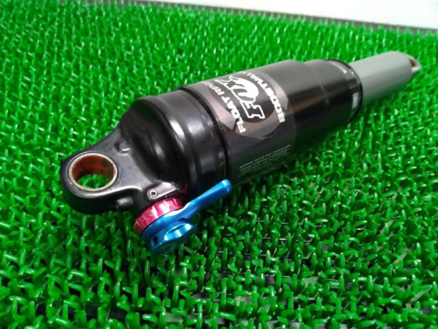 FOX FLOAT RP23 BOOSTBALVE リヤサスペンション